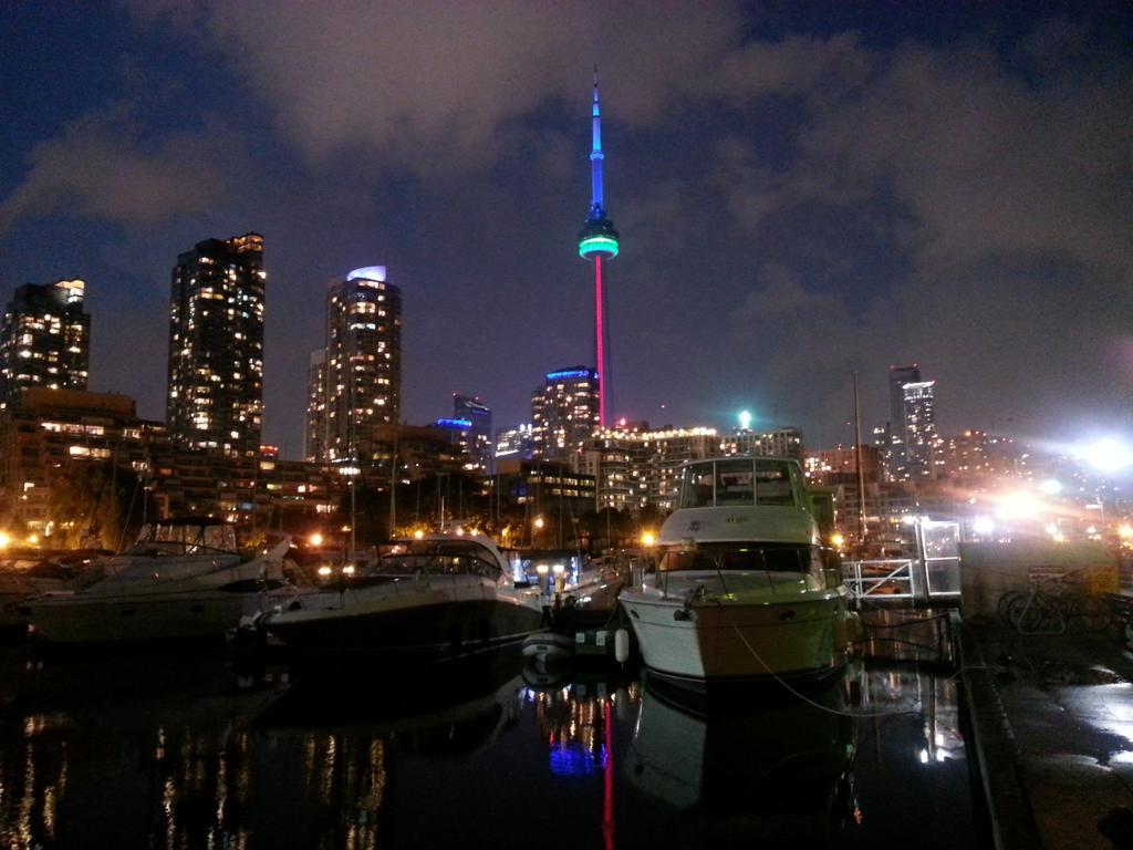 Making Waves Boatel Bed & Breakfast Toronto Exterior photo