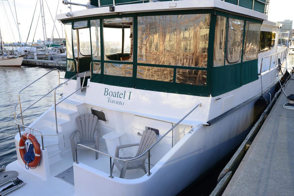 Making Waves Boatel Bed & Breakfast Toronto Exterior photo