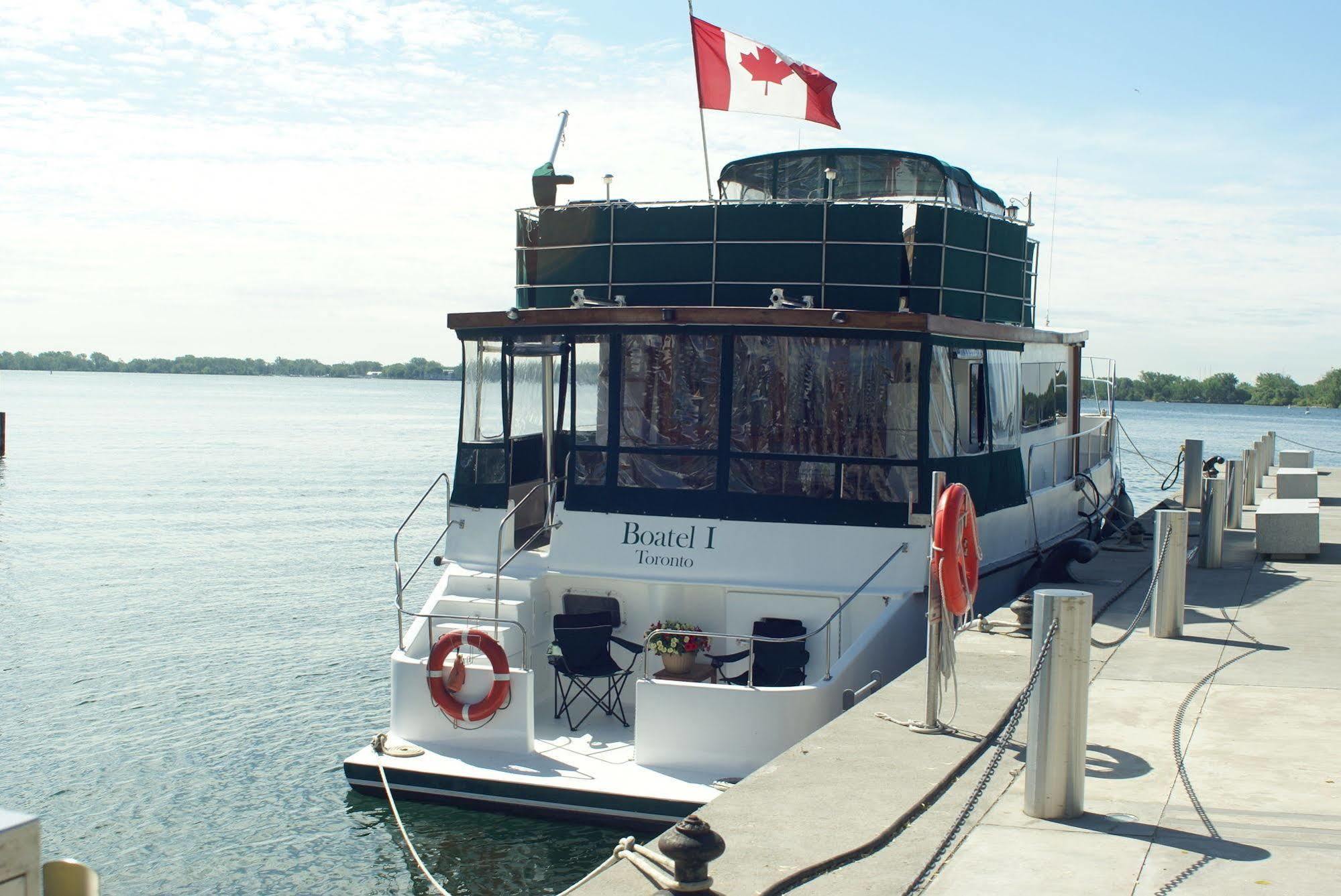 Making Waves Boatel Bed & Breakfast Toronto Exterior photo